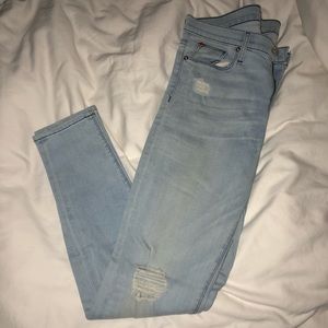 HUDSON DISTRESSED JEANS